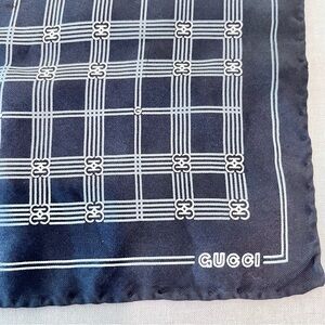 Vintage Logo GUCCI Silk Navy Blue White Plaid 18x18 Pocket Square Scarf gift box